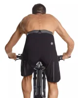 volné kraťasy ASSOS TACTICA CARGO Shorts T3 Black Series (5)